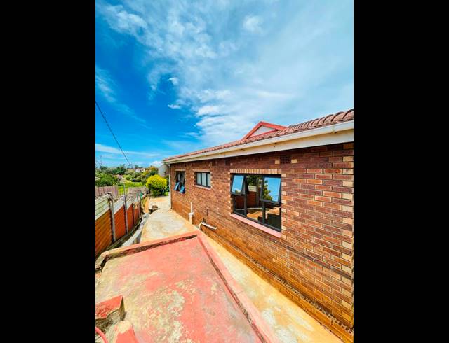 4 BEDROOM HOUSE FOR SALE IN UMGABABA